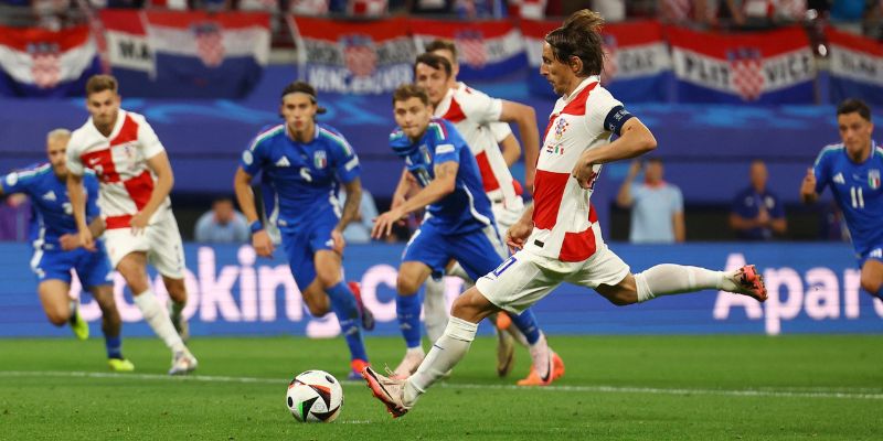 Modric thực hiện hỏng pha đá phạt đền trước Ý tại Euro 2024